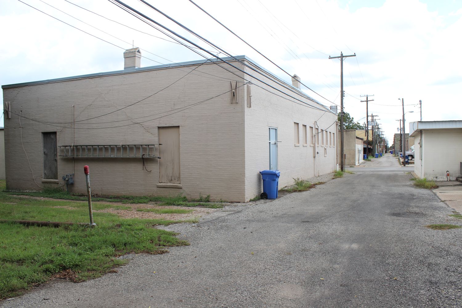 111 Nelson Rd, Yoakum, TX 77995